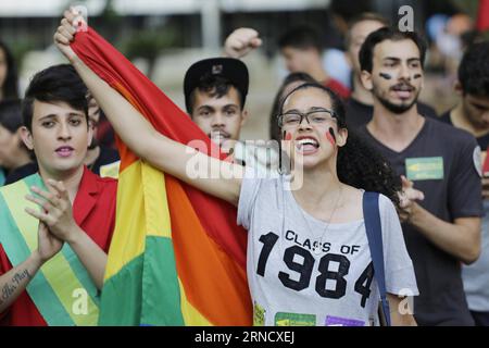 Students participate in a protest against impeachment of Brazil s President Dilma Rousseff in Sao Paulo, Brazil, on April 23, 2016. Nelson Antoine/FRAMEPHOTO/AGENCIA ESTADO) BRAZIL-SAO PAULO-SOCIETY-PROTEST e AE PUBLICATIONxNOTxINxCHN   Students participate in a Protest against Impeachment of Brazil S President Dilma Rousseff in Sao Paulo Brazil ON April 23 2016 Nelson Antoine Framephoto Agencia Estado Brazil Sao Paulo Society Protest e AE PUBLICATIONxNOTxINxCHN Stock Photo