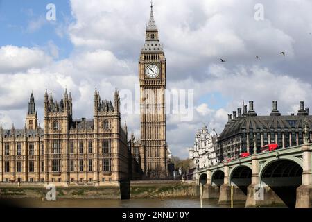 (160427) -- LONDRES, 27 avril 2016 -- une photo prise le 27 avril 2016 montre une vue générale du Big Ben dans le centre de Londres, en Grande-Bretagne. Le célèbre Big Ben de Londres va recevoir un lifting de 43 millions de dollars américains, a annoncé mardi le Parlement britannique. Un programme de travail de trois ans commencera au début de 2017. Cela signifie que l'horloge est éteinte et que la cloche est silencieuse pendant un certain temps pendant que le travail est effectué.) BRITAIN-LONDON-BIG BEN-REPAIR HanxYan PUBLICATIONxNOTxINxCHN 160427 Londres avril 27 2016 la photo prise LE 27 2016 avril montre une vue générale du Big Ben dans le centre de Londres Brit Banque D'Images