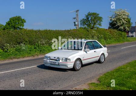 1989 80s eighties Ford Escort Xr3 Inj White Car Hatchback, manual 5 doors Petrol 1597 cc Stock Photo