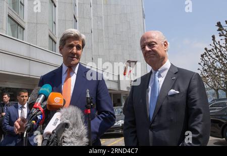 (160502) -- GENÈVE, 2 mai 2016 -- le secrétaire d'État américain John Kerry (à gauche) et l'envoyé spécial des Nations Unies pour la Syrie Staffan de Mistura tiennent une conférence de presse après leur rencontre dans un hôtel à Genève, en Suisse, le 2 mai 2016. Le secrétaire d’État américain John Kerry a exhorté lundi toutes les parties au conflit syrien à mettre fin à la violence et à rétablir la cessation des hostilités au cours de son deuxième voyage d’une journée ici pour des discussions axées sur la situation syrienne. SUISSE-GENÈVE-CONFLIT SYRIEN-États-Unis-KERRY XuxJinquan PUBLICATIONxNOTxINxCHN 160502 Genève Mai 2 2016 U S Secrétaire d'Etat John Kerry l et envoyé spécial des Nations Unies f Banque D'Images