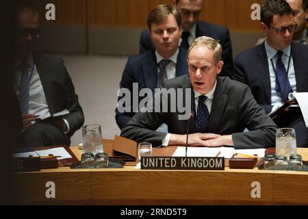 Sitzung des un-Sicherheitsrats zum Friedensprozess in syrien (160504) -- NEW YORK, le 4 mai 2016 -- Matthew Rycroft, Représentant permanent du Royaume-Uni auprès des Nations Unies, s'adresse à la réunion du Conseil de sécurité des Nations Unies sur la Syrie, au siège des Nations Unies à New York, le 4 mai 2016. Mercredi, les Nations Unies ont exhorté les parties syriennes à respecter la cessation des hostilités à Alep, une grande ville du nord de la Syrie qui a connu une escalade des combats violents.) ONU-NEW YORK-CONSEIL DE SÉCURITÉ-SYRIE LixMuzi PUBLICATIONxNOTxINxCHN Réunion du Conseil de sécurité des Nations Unies pour la paix Banque D'Images