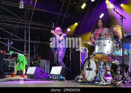 Dorset, Royaume-Uni. Jeudi 31 août 2023. Deerhoof se produisant à l'édition 2023 du festival End of the Road au Larmer Tree Gardens dans le Dorset. Date de la photo : jeudi 31 août 2023. Le crédit photo devrait se lire : Richard Gray/Alamy Live News Banque D'Images