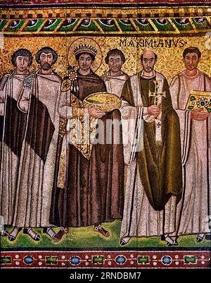 'L'empereur Justinien Ier, l'archevêque de Ravenne Maximianus, et leur suite. 547 Musée grec Athènes Église byzantine orthodoxe Grèce copie Banque D'Images