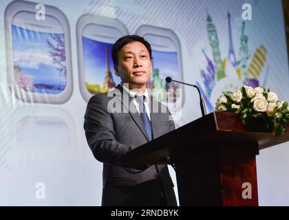 (160515) -- HO CHI MINH VILLE, 14 mai 2016 -- Cui Heng, directeur général du bureau de China Southern Airlines à Ho Chi Minh ville, prononce un discours lors de la conférence sur l'introduction de services et de nouvelles routes aériennes en 2016 à l'occasion de la 24e année de fonctionnement de la liaison aérienne Guangzhou-Ho Chi Minh-ville à Ho Chi Minh-ville, Vietnam, le 14 mai 2016. China Southern Airlines assurera des vols aller-retour directs entre la ville chinoise de Guangzhou et l'île touristique vietnamienne de Phu Quoc à partir de juillet 6, et reprendra la route directe entre Guangzhou et la ville centrale vietnamienne de D. Banque D'Images