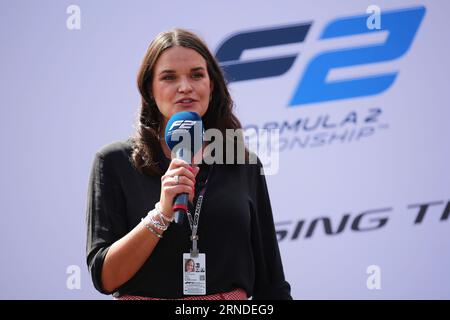 Monza, Italie. 31 août 2023. Laura Winter (présentatrice TV) lors du dévoilement de voitures de nouvelle génération de Formule 2 2024, Grand Prix F1 d'Italie à l'Autodromo Nazionale Monza le 31 août 2023 à Monza, Italie. (Photo de HIGH TWO) crédit : dpa/Alamy Live News Banque D'Images