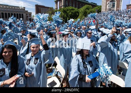 Abschlusszeremonie an der Columbia University in New York (160518) -- NEW YORK, le 18 mai 2016 -- des membres de la promotion de 2016 assistent à la cérémonie de lancement de la 262e année académique de l'Université Columbia à New York, aux États-Unis, le 18 mai 2016. Plus de 15 000 diplômés âgés de 18 à 82 ans, dont quelque 1800 étudiants internationaux de plus de 100 pays ont participé à la cérémonie mercredi. États-Unis-NEW YORK-COLUMBIA UNIVERSITY-2016 LixMuzi PUBLICATIONxNOTxINxCHN cérémonie de clôture à l'Université Columbia à New York 160518 New York M Banque D'Images