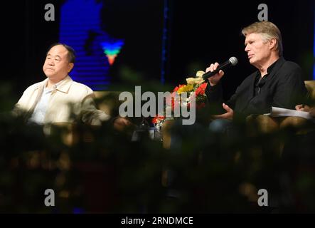 (160524) -- HANGZHOU, le 24 mai 2016 -- les lauréats du prix Nobel Mo Yan (L) et le Clezio participent à un dialogue sur le thème Littérature et éducation , pour marquer le 120e anniversaire de la fondation de l'Université du Zhejiang à Hangzhou, dans la province du Zhejiang de l'est de la Chine, le 24 mai 2016. Mo Yan, de Chine, et le Clezio, de France, sont tous deux lauréats du prix Nobel de littérature. (wx) CHINA-HANGZHOU-NOBEL LAUREATES-DIALOGUE (CN) HanxChuanhao PUBLICATIONxNOTxINxCHN 160524 Hangzhou Mai 24 2016 les Nobel Mo Yan l et le Clezio participent à un dialogue sur le thème de la littérature et de l'éducation pour marquer le 120e anniversaire de la Foun Banque D'Images