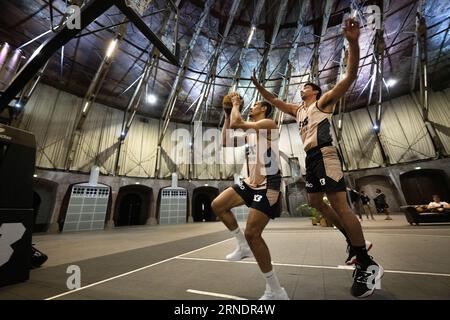 AMSTERDAM - Arvin Slagter, Worthy de et Jong et se disputent lors de la réunion de presse des FIBA 3x3 World Tour Masters. ANP OLAF KRAAK pays-bas sorti - belgique sorti Banque D'Images