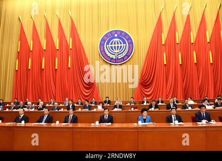 (160531) -- PÉKIN, 31 mai 2016 -- Liu Yunshan (C, front), membre du Comité permanent du Bureau politique du Comité central du Parti communiste chinois, participe à la troisième réunion plénière du neuvième congrès national de l'Association chinoise pour la science et la technologie au Grand Hall du peuple à Beijing, capitale de la Chine, le 31 mai 2016. )(MCG) CHINA-BEIJING-LIU YUNSHAN-SCIENCE AND TECHNOLOGY-NATIONAL CONGRESS (CN) RaoxAimin PUBLICATIONxNOTxINxCHN 160531 Beijing Mai 31 2016 Liu Yunshan C Front membre du Comité Thing du Bureau politique de la Pa communiste Banque D'Images