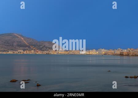 Photo panoramique de la splendide côte sicilienne Banque D'Images