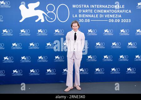 Venise, Italie. 01 septembre 2023. WES Anderson a assisté à la merveilleuse histoire de Henry Sugar Photocall dans le cadre du 80e Festival du film de Venise (Mostra) à Venise, Italie, le 01 septembre 2023. Photo Aurore Marechal/ABACAPRESS.COM crédit : Abaca Press/Alamy Live News Banque D'Images