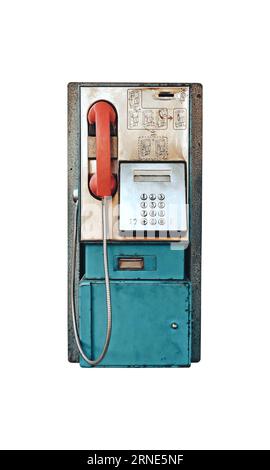 Vieux téléphone public à pièces de monnaie vintage isolé sur fond blanc, téléphone rétro avec vue de face Banque D'Images