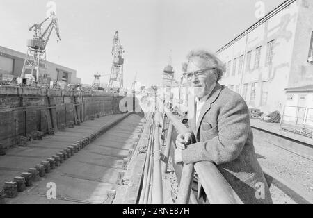 Réel 26 - 1 - 1974 : J'ai été détruit par empoisonnement Gunnar Olsen est descendu dans le réservoir d'un navire pour pulvériser une substance nouvelle et inconnue il y a plus de huit ans. Depuis lors, il est malade et incapable de travailler, mais il n'a jamais reçu de compensation. Les doutes sur la cause de la maladie d'un travailleur profitent presque toujours aux personnes au pouvoir. Photo : Aage Storløkken / Aktuell / NTB ***PHOTO NON TRAITÉE*** ce texte a été traduit automatiquement! Banque D'Images