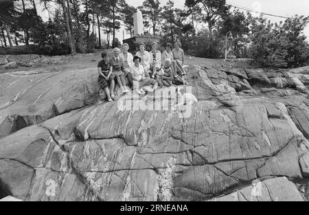 Current 26 - 6 - 1974 : mais la ville du convoi est floriseIl ne manquait pas de prédictions sombres, mais Convoibyen se dresse aujourd'hui comme un monument florissant à l'idée de Leif Heimstad d'un environnement de vie séparé pour les marins de guerre. Photo : Ivar Aaserud / Aktuell / NTB ***PHOTO NON TRAITÉE*** ce texte a été traduit automatiquement! Banque D'Images