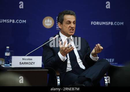 (160616) -- ST.PETERSBURG, le 16 juin 2016 -- l'ancien président français Nicolas Sarkozy s'adresse au public lors du Forum économique international 2016 de Saint-Pétersbourg, en Russie, le 16 juin 2016. L’ancien président français Nicolas Sarkozy a déclaré jeudi que la Russie devrait engager le processus de levée des sanctions économiques si elle veut que l’Union européenne élimine les sanctions anti-Moscou. RUSSIA-ST.PETERSBURG-SPIEF-SARKOZY EvgenyxSinitsyn PUBLICATIONxNOTxINxCHN 160616 St Petersburg juin 16 2016 l'ancien président français Nicolas Sarkozy s'adresse à l'audience lors de la Saint Pierre Banque D'Images