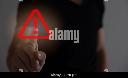 Notification de médias sociaux 3D icône de point d'exclamation de lumière néon en épingle carrée arrondie rouge isolée sur fond blanc avec rendu 3D d'ombre. Banque D'Images