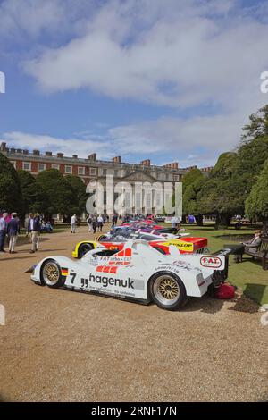 Hampton court, Surrey, Royaume-Uni. 1 septembre 2023. Scènes du premier jour du Concourse of Elegance au Hampton court Palace. OPS : les voitures de sport Endurance 'le Mans' ornent l'allée menant au Palace crédit : Motofoto/Alamy Live News Banque D'Images