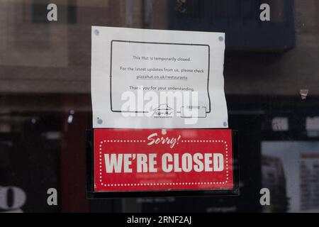 Maidenhead, Berkshire, Royaume-Uni. 1 septembre 2023. Le restaurant Pizza Hut à Maidenhead n’a pas rouvert depuis sa fermeture pendant la pandémie de Covid-19. Crédit : Maureen McLean/Alamy Live News Banque D'Images