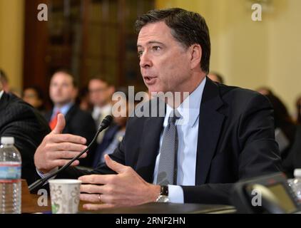 (160714) -- WASHINGTON D.C., 14 juillet 2016 -- le directeur du FBI américain James Comey témoigne devant le Comité de sécurité intérieure de la Chambre sur Capitol Hill à Washington D.C., capitale des États-Unis, le 14 juillet 2016. Le chef de la sécurité intérieure des États-Unis, Jeh Johnson, a averti jeudi de possibles violences lors de la prochaine convention nationale républicaine. Bao Dandan) U.S.-WASHINGTON D.C.-HOMELAND SECURITY-FBI-HEARING BaoxxDandan PUBLICATIONxNOTxINxCHN 160714 Washington D C juillet 14 2016 le directeur du FBI James Comey témoigne devant le Comité de la sécurité intérieure de la Chambre SUR Capitol Hill à Washington D C ca Banque D'Images