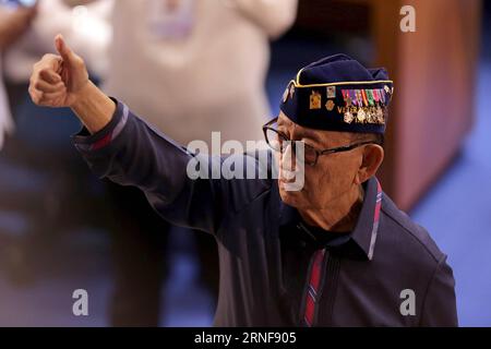 (160725) -- QUEZON CITY, le 25 juillet 2016 -- l'ancien président philippin Fidel Ramos assiste au discours sur l'état de la nation au Batasang Pambansa à Quezon City, aux Philippines, le 25 juillet 2016. L'ancien président philippin Fidel Ramos a déclaré samedi aux journalistes qu'il avait accepté l'offre du président Rodrigo Duterte d'être envoyé spécial en Chine, selon les médias. PHILIPPINES-QUEZON CITY-ANCIEN ENVOYÉ SPÉCIAL DU PRÉSIDENT RouellexUmali PUBLICATIONxNOTxINxCHN 160725 Quezon City juillet 25 2016 l'ancien président philippin Fidel Ramos assiste au discours sur l'état de la nation AU Batasang Pambansa Banque D'Images