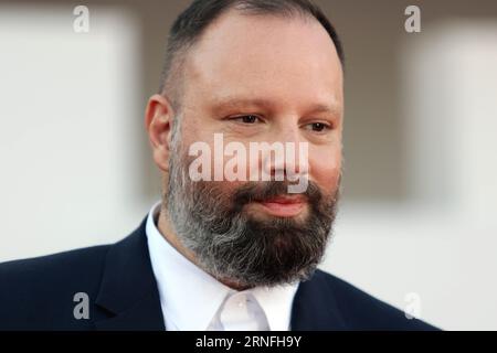 Italie, Lido di Venezia, 1 septembre 2023 : le réalisateur grec Yorgos Lanthimos, assiste au tapis rouge du film "Poor Things" au 80e Festival International du film de Venise, le 1 septembre 2023 à Venise, en Italie. Photo © Ottavia Da Re/Sintesi/Alamy Live News Banque D'Images