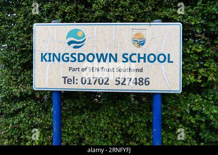 Kingsdown School à Westcliff on Sea, Southend on Sea, Essex, Royaume-Uni. Signe, SEN Trust Southend. numéro de téléphone 01702 Banque D'Images