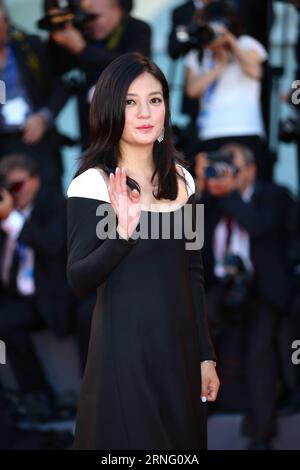 Filmfestspiele Venedig - Eröffnungszeremonie (160831) -- VENICE, Aug. 31, 2016 -- Chinese actress and member of the jury Zhao Wei arrives at the red carpet to attend the opening ceremony of the 73rd Venice Film Festival in Venice, Italy, Aug. 31, 2016. ) ITALY-VENICE-FILM FESTIVAL-OPEN JinxYu PUBLICATIONxNOTxINxCHN   Film Festival Venice Opening ceremony 160831 Venice Aug 31 2016 Chinese actress and member of The Jury Zhao Wei arrives AT The Red Carpet to attend The Opening Ceremony of The 73rd Venice Film Festival in Venice Italy Aug 31 2016 Italy Venice Film Festival Open JinxYu PUBLICATIONx Stock Photo