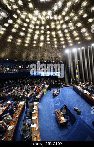 Dilma Rousseff - Amtsenthebungsverfahren à BRASILIA (160831) -- BRASILIA, 31 août 2016 -- une photo prise le 31 août 2016 montre une scène de la dernière séance de destitution du Sénat de la présidente suspendue du Brésil, Dilma Rousseff, à Brasilia, capitale du Brésil. Les sénateurs brésiliens voteront mercredi pour décider si la présidente suspendue du Brésil, Dilma Rousseff, sera destituée ou non. La destitution exige un vote des deux tiers, soit 54 des 81 sénateurs. ) (syq) BRÉSIL-BRASILIA-ROUSSEFF-IMPEACHMENT-VOTE LixMing PUBLICATIONxNOTxINxCHN despeachment Dilma Rousseff à Brasilia 160831 août 31 201 Banque D'Images