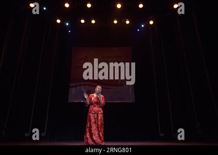 (160912) -- BUENOS AIRES, 10 septembre 2016 -- la participante Luisina Mendoza se produit lors du concours Sing in Chinese à Buenos Aires, Argentine, le 10 septembre 2016. Martin Zabala) (nxl) ARGENTINA-BUENOS AIRES-CULTURE-CHINESE-CONTEST e MARTINxZABALA PUBLICATIONxNOTxINxCHN Buenos Aires Sep 10 2016 la participante Luisina Mendoza se produit lors du concours de chant en chinois à Buenos Aires Argentina LE 10 2016 septembre Martin Zabala nxl Argentina Buenos Aires Culture Chinese Contest e MartinXZabala PUBLICATIONxNOx Banque D'Images