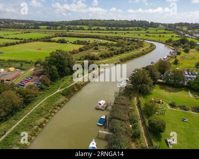 Vue aérienne de la rivière Arun à Arundel, West Sussex, Royaume-Uni. Banque D'Images