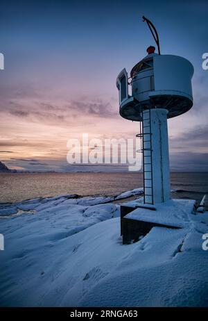 Scènes de coucher de soleil sur le phare de Vigra, Giske, Norvège Banque D'Images