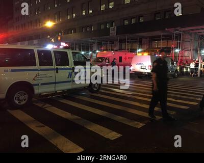 (160918) -- NEW YORK, Sept. 17, 2016 -- This cellphone photo taken on Sept. 17, 2016 shows the police blocking a road after an explosion in New York, the United States. A total of 25 people have been injured in an explosion in the Chelsea neighborhood of Manhattan on Saturday evening, and the cause of the blast is under investigation, the New York City Fire Department said. ) (yy) U.S.-NEW YORK-BLAST LixMuzi PUBLICATIONxNOTxINxCHN   New York Sept 17 2016 This cellphone Photo Taken ON Sept 17 2016 Shows The Police blocking a Road After to Explosion in New York The United States a total of 25 Ce Stock Photo