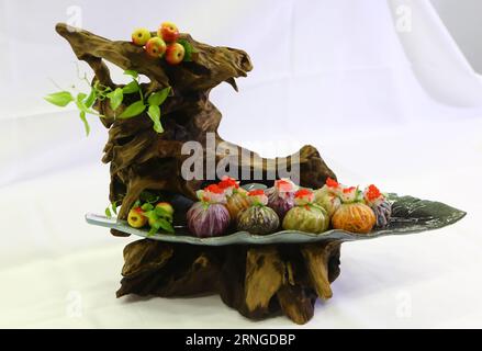 (160922) -- ROTTERDAM, 21 septembre 2016 -- une photo prise le 19 septembre 2016 montre un plat chinois au Championnat du monde de cuisine chinoise à Rotterdam, aux pays-Bas. Le Championnat du monde de cuisine chinoise a eu lieu du 19 au 21 septembre à Rotterdam.) (zcc) PAYS-BAS-ROTTERDAM-CUISINE CHINOISE-CHAMPIONNAT DU MONDE GongxBing PUBLICATIONxNOTxINxCHN Rotterdam sept 21 2016 photo prise LE 19 2016 septembre montre un plat chinois SUR LE Championnat du monde de cuisine chinoise à Rotterdam pays-Bas le Championnat du monde de cuisine chinoise quel héros du 19 au 21 septembre à Rotterdam ZCC Net Banque D'Images