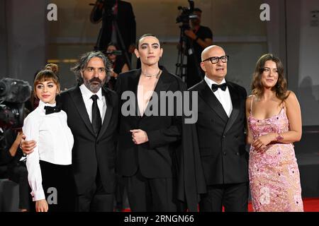 Venise, Italie. 30 août 2023. 80e Festival du film de Venise 2023, tapis rouge 'Finamente l'Alba' photo : Sofia Panizzi, Michele Bravi, Saverio Costanzo, Rebecca Antonaci crédit : Agence photo indépendante/Alamy Live News Banque D'Images