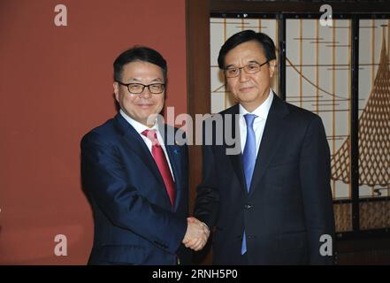 (161030) -- TOKYO, Oct. 30, 2016 -- Chinese Commerce Minister Gao Hucheng (R) meets with Japanese Minister of Economy, Trade and Industry Hiroshige Seko in Tokyo, Japan, Oct. 29, 2016. Trade ministers of China and Japan, meeting on the sidelines of the 11th China-Japan-South Korea economic and trade ministers meeting Saturday, exchanged views on a number of trade issues.) (zw) JAPAN-TOKYO-CHINA-TRADE MINISTER-MEETING HuaxYi PUBLICATIONxNOTxINxCHN   Tokyo OCT 30 2016 Chinese Commerce Ministers Gao Hucheng r Meets With Japanese Ministers of Economy Trade and Industry Hiroshige Seko in Tokyo Japa Stock Photo