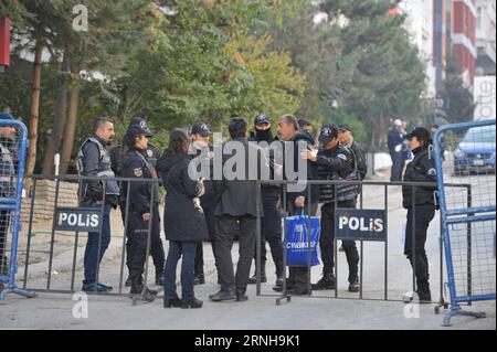 Bilder des Tages Türkei - Polizei riegelt Hauptquartier der prokurdischen HDP ab (161104) -- ANKARA, Nov. 4, 2016 -- Police question the passers-by as they block the roads near People s Democratic Party (HDP) headquaters in Ankara, Turkey, Nov. 4, 2016. Co-leaders of Turkey s pro-Kurdish People s Democratic Party (HDP) Selahattin Demirtas and Figen Yuksekdag, and nine lawmakers of the party were detained early Friday by police as part of a terrorism investigation, Hurriyet News reported. ) (djj) TURKEY-ANKARA-HDP-DETENTION MustafaxKaya PUBLICATIONxNOTxINxCHN   Images the Day Turkey Police rieg Stock Photo