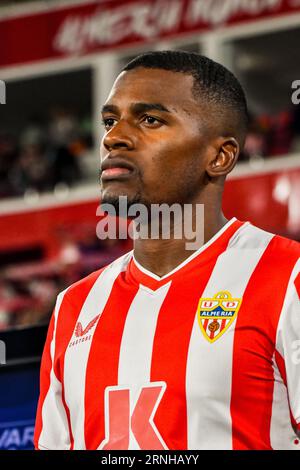 Almeria, Almeria, Espagne. 1 septembre 2023. ALMERIA, ESPAGNE - SEPTEMBRE 1 : Sergio Akieme d'UD Almeria au début du match entre UD Almeria et RC Celta de Vigo de la Liga EA Sports le 1 septembre 2023 au Power Horse Stadium d'Almeria, Espagne. (Image de crédit : © Samuel CarreÃ±O/PX Imagens via ZUMA Press Wire) USAGE ÉDITORIAL SEULEMENT! Non destiné à UN USAGE commercial ! Banque D'Images