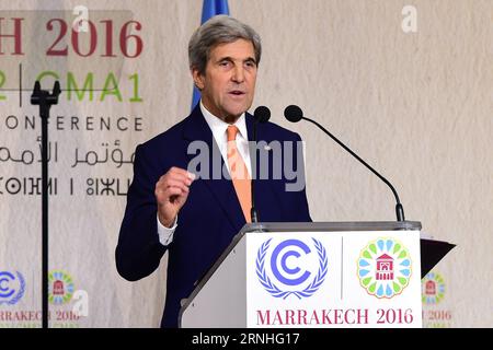 Bilder des Tages Klimagipfel in Marrakesch - Rede von John Kerry (161117) -- MARRAKECH, Nov. 16, 2016 -- U.S. Secretary of State John Kerry delivers a speech during the 22nd Session of the Conference of the Parties to the United Nations Framework Convention on Climate Change (COP22) in Marrakech, Morocco, on Nov. 16, 2016. John Kerry warned here Wednesday that falling short in combating climate change would be a moral failure, a betrayal of devastating consequences. ) (gj) MOROCCO-MARRAKECH-COP 22-U.S.-JOHN KERRY ZhaoxDingzhe PUBLICATIONxNOTxINxCHN   Images the Day Climate summit in Marrakech Stock Photo