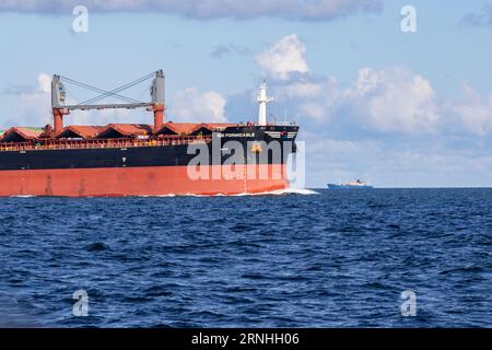 Cargo dans la mer Baltique Banque D'Images