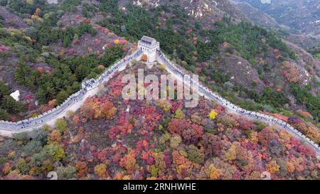 (161213) -- BEIJING, Dec. 13, 2016 -- Tourists visit the Badaling Great Wall in Beijing, capital of China, Oct. 23, 2016. Drones have been in common use in photojournalism in 2016. ) CHINA-DRONE SHOTS OF THE YEAR (CN) ChenxYehua PUBLICATIONxNOTxINxCHN   Beijing DEC 13 2016 tourists Visit The Badaling Great Wall in Beijing Capital of China OCT 23 2016 drones have been in Common Use in Photojournalism in 2016 China Drone Shots of The Year CN ChenxYehua PUBLICATIONxNOTxINxCHN Stock Photo