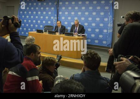 (161216) -- NATIONS UNIES, 16 décembre 2016 -- le Secrétaire général des Nations Unies à la retraite Ban Ki-moon (L, au centre) assiste à sa conférence de presse de fin de mandat au siège des Nations Unies à New York, le 16 décembre 2016. Le Secrétaire général de l’ONU Ban Ki-moon a déclaré vendredi qu’il discuterait avec les dirigeants politiques, amis proches en Corée du Sud, de la meilleure façon de faire pour son pays d’origine après avoir démissionné de son poste de chef de l’ONU le 31 décembre, comme le pays asiatique est confronté à une situation très difficile et le plus grand défi. Ban a fait la déclaration comme on lui a demandé lors d'une conférence de presse ici s'il allait se présenter pour le South K Banque D'Images