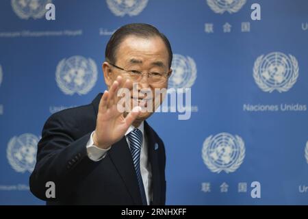 (161216) -- NATIONS UNIES, 16 décembre 2016 -- le secrétaire général des Nations Unies à la retraite, Ban Ki-moon, assiste à sa conférence de presse de fin de mandat au siège des Nations Unies à New York, le 16 décembre 2016. Le Secrétaire général de l’ONU Ban Ki-moon a déclaré vendredi qu’il discuterait avec les dirigeants politiques, amis proches en Corée du Sud, de la meilleure façon de faire pour son pays d’origine après avoir démissionné de son poste de chef de l’ONU le 31 décembre, comme le pays asiatique est confronté à une situation très difficile et le plus grand défi. Ban a fait la déclaration comme on lui a demandé lors d'une conférence de presse ici s'il se présenterait pour le président sud-coréen Banque D'Images