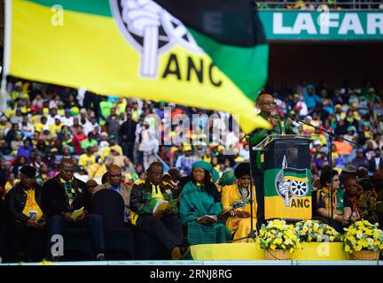 Südafrika : ANC feiert in Soweto 105. Gründungstag (170108) -- JOHANNESBURG, le 8 janvier 2017 -- le président sud-africain Jacob Zuma (front) prononce une allocution à l'occasion de la célébration du 105e anniversaire de la création de l'African National Congress (ANC) au stade Orlando, à Soweto, au sud-ouest de Johannesburg, en Afrique du Sud, le 8 janvier. 2017. le parti au pouvoir en Afrique du Sud, l ' ANC, a célébré ici dimanche son 105e anniversaire.) (lrz) AFRIQUE DU SUD-JOHANNESBURG-ANC-105E ANNIVERSAIRE ZhaixJianlan PUBLICATIONxNOTxINxCHN Afrique du Sud ANC célébrez à Soweto 105 anniversaire Johannesburg Jan 8 2017 South African Pre Banque D'Images