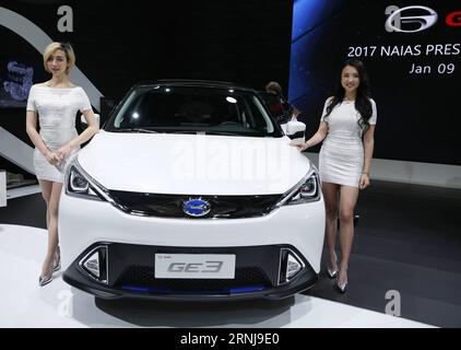 (170110) -- DETROIT, le 9 janvier 2017 -- Guangzhou automobile Group Motor (GAC Motor) en Chine fait ses débuts avec le vus électrique GE3 de Trumpchi lors du salon international de l'auto de l'Amérique du Nord (NAIAS) 2017 à Detroit, aux États-Unis, le 9 janvier 2017. )(gj) U.S.-DETROIT-AUTO SHOW-NAIAS WangxPing PUBLICATIONxNOTxINxCHN Detroit Jan 9 2017 China S Guangzhou automobiles Group moteur GAC fait ses débuts de Trumpchi Electric SUV lors du 2017 salon international de l'automobile nord-américain NAIAS à Detroit aux États-Unis Jan 9 2017 GJ U S Detroit car Show NAIAS WangxPing PUBLICATIONxNOTxINxINxCHN Banque D'Images