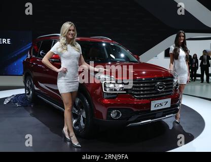 (170110) -- DETROIT, le 9 janvier 2017 -- Guangzhou automobile Group Motor (GAC Motor) en Chine fait ses débuts avec Trumpchi SUV GS7 lors du salon international de l'auto nord-américain (NAIAS) 2017 à Detroit, aux États-Unis, le 9 janvier 2017. )(gj) U.S.-DETROIT-AUTO SHOW-NAIAS WangxPing PUBLICATIONxNOTxINxCHN Detroit Jan 9 2017 China S Guangzhou automobiles Group moteur GAC fait ses débuts de Trumpchi SUV lors du 2017 salon international de l'automobile nord-américain NAIAS à Detroit États-Unis Jan 9 2017 GJ U S Detroit car Show NAIAS WangxPing PUBLICATIONxNOTxINxCHN Banque D'Images