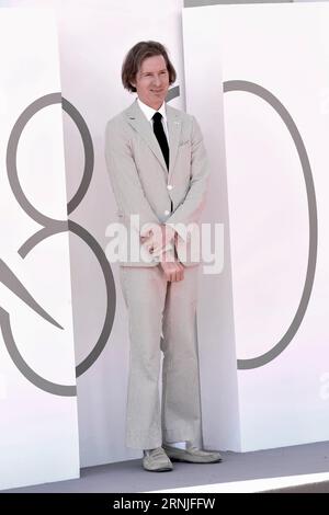 Venise, Italie. 01 septembre 2023. VENISE, ITALIE - 01 SEPTEMBRE : Wes Anderson participe à un tapis rouge pour le film Netflix "The Wonderful Story of Henry Sugar" au 80e Festival international du film de Venise le 01 septembre 2023 à Venise, en Italie. Crédit : dpa/Alamy Live News Banque D'Images
