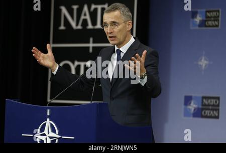 (170216) -- BRUXELLES, le 16 février 2017 -- le secrétaire général de l'OTAN, Jens Stoltenberg, prononce une conférence de presse à l'issue d'une réunion de deux jours des ministres de la Défense des pays de l'OTAN à son siège à Bruxelles, en Belgique, le 16 février 2017.) (Zjy) BELGIQUE-BRUXELLES-OTAN-RÉUNION DES MINISTRES DE LA DÉFENSE YexPingfan PUBLICATIONxNOTxINxCHN 170216 Bruxelles février 16 2017 le secrétaire général de l'OTAN, Jens Stoltenberg, prononce une conférence de presse après une réunion de deux jours des ministres de la Défense de l'OTAN à Bruxelles Belgique février 16 2017 zjy Belgique Bruxelles Réunion des ministres de la Défense de l'OTAN YexPingfan PUBLICATIONxNOTxNOTxINxCHN Banque D'Images