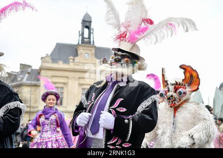 (170226) -- PARIS, le 26 février 2017 -- les révélateurs de Bolivie assistent au Carnaval de Paris 2017 à Paris, France, le 26 février 2017.) FRANCE-PARIS-2017 CARNAVAL DE PARIS ChenxYichen PUBLICATIONxNOTxINxCHN Paris février 26 2017 Revelle de Bolivie participe au Carnaval de Paris 2017 à Paris France LE 26 2017 février France Paris 2017 Carnaval de Paris ChenxYichen PUBLICATIONxNOTxINxCHN Banque D'Images