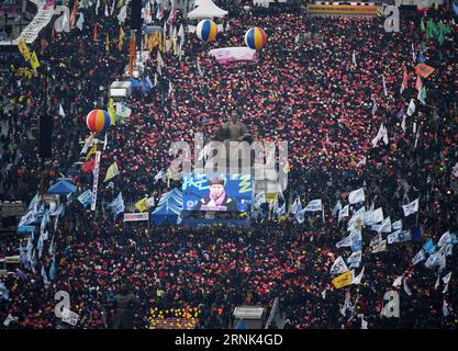 Südkorea : Massencontest gegen Park Geun hye à Séoul (170304) -- SÉOUL, le 4 mars 2017 -- les opposants au président Park Geun-hye se rassemblent pour protester à Séoul, Corée du Sud, le 4 mars 2017. Les partisans et les opposants du président sud-coréen Park Geun-hye ont respectivement organisé des rassemblements à Séoul samedi. (Zjy) CORÉE DU SUD-SÉOUL-IMPEACHMENT-RALLYE LeexSang-ho PUBLICATIONxNOTxINxCHN Corée du Sud manifestation massive contre Park Geun hye à Séoul Séoul Mars 4 2017 opposants au président Park Geun hye rassemblement à Séoul Corée du Sud Mars 4 2017 partisans et opposants au président sud-coréen Park Geun Banque D'Images