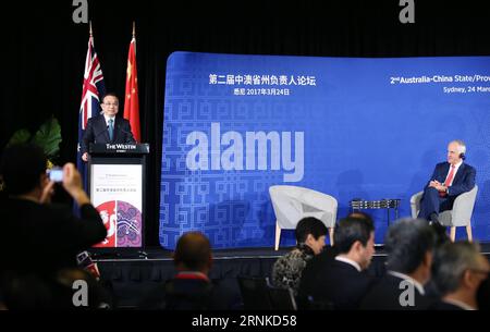 (170324) -- SYDNEY, le 24 mars 2017 -- le premier ministre chinois Li Keqiang (à gauche) s'adresse au 2e Forum des dirigeants des États/provinces Australie-Chine à Sydney, en Australie, le 24 mars 2017. Li a participé au forum avec le Premier ministre australien Malcolm Turnbull. ) (Lb) AUSTRALIA-SYDNEY-LI KEQIANG-LEADERS FORUM YaoxDawei PUBLICATIONxNOTxINxCHN Sydney Mars 24 2017 Premier ministre chinois gauche Keqiang 1 Allocutions au 2e Forum des dirigeants provinciaux de l'État de Chine à Sydney Australie Mars 24 2017 gauche a participé au Forum avec les premiers ministres australiens Malcolm Turnbull LB Australie Sydney gauche Keqian Banque D'Images